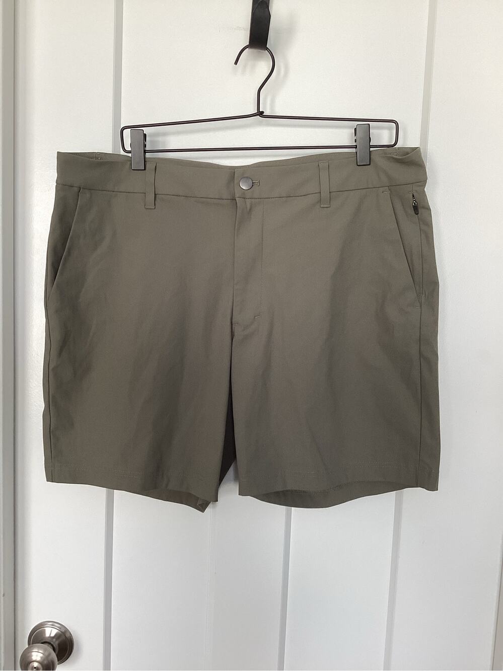 Quince Men's Ultimate Commuter Shorts Performance Brown Dark Khaki Size 36